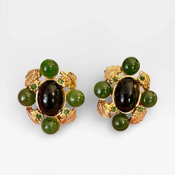 Vintage St. John Jade Beaded Gold-tone Clip-on Earrings - Picture 4 of 12
